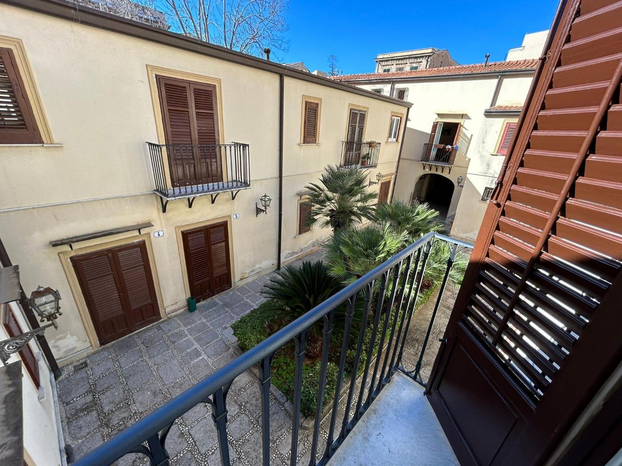 Corte Dei Re Di Palermo Apartment Bagian luar foto